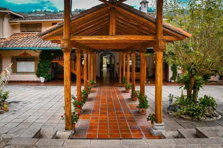 Uzhupud Garden Hotel & Lodge Paute Exteriör bild